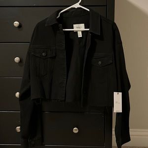 NWT black cropped jean jacket by Forever 21